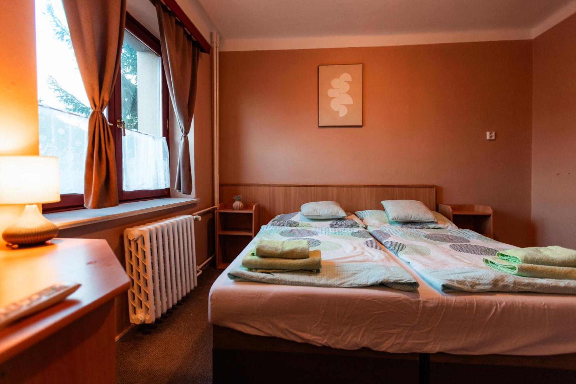 Hotel Rozkos Ческа-Скаліце Екстер'єр фото